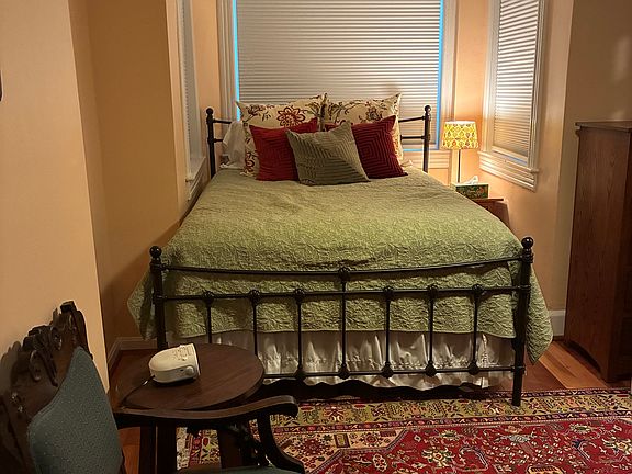 3rd image of 436 6th St NE #1