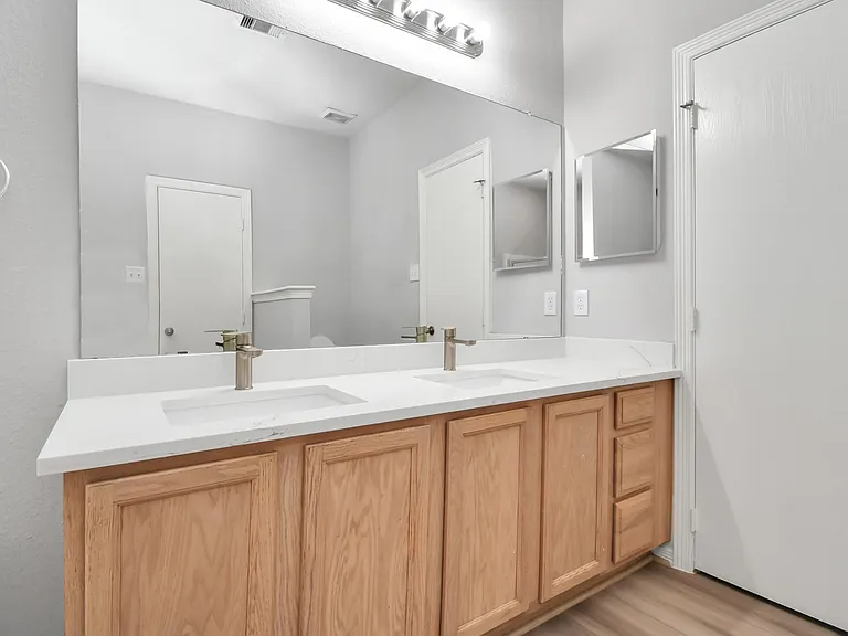 24118 Wild Horse Ln — Photo 30