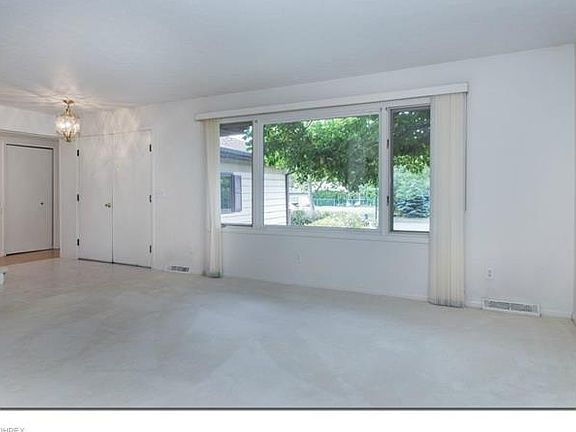 2nd image of 1889 Fulham Dr
