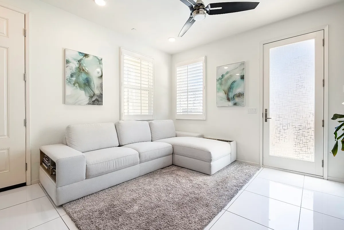 Building Photo - 5150 Calle Sandwaves #35