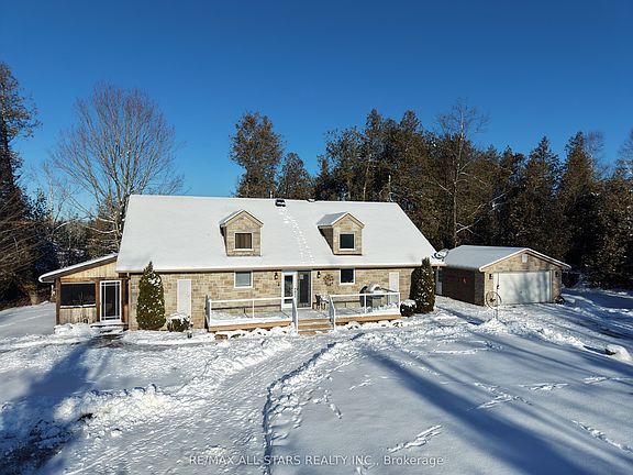 2nd image of 728 Galway Rd