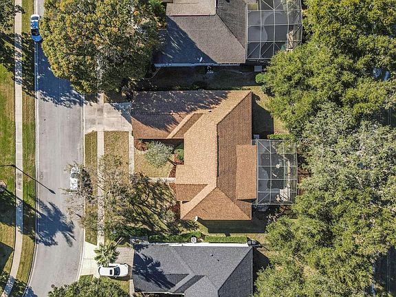 4th image of 9009 Oakcrest Cir