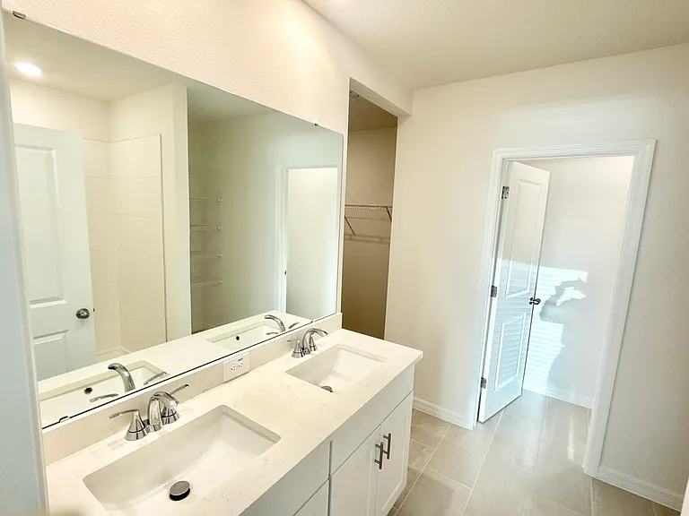 1772 Forest Run Ln — Photo 4