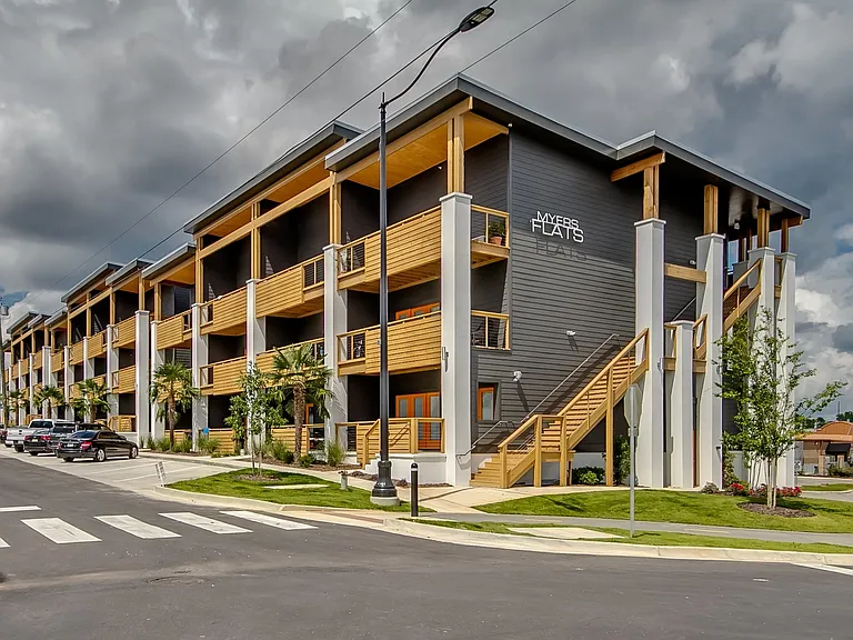 Myers Flats - 3 Bedroom — Photo 35