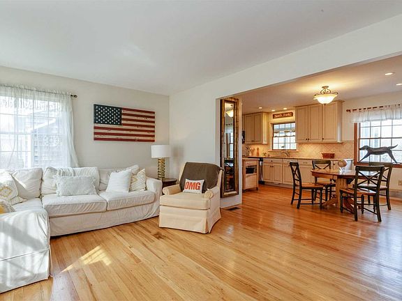 2nd image of 834 Union Ave