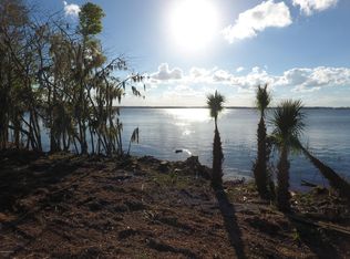 112 Redbird Ln E, East Palatka, FL 32131