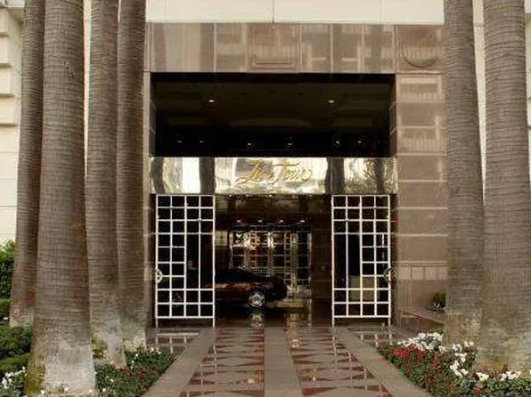 10380 Wilshire Blvd APT 402, Los Angeles, CA 90024