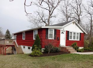 65 Wayside Dr, Keyport, NJ 07735