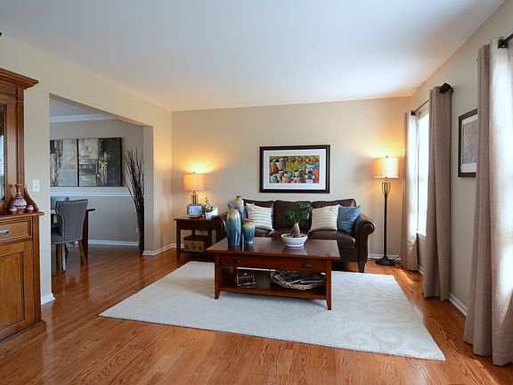 3rd image of 977 Asbury Dr