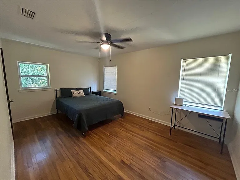 3035 W University Ave — Photo 9