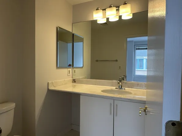 600 Harbor Boulevard image 13 of 32