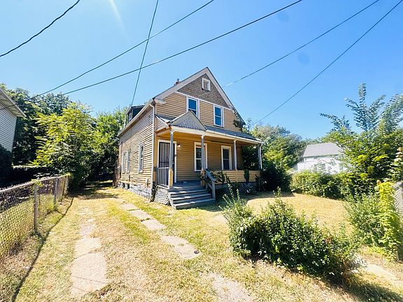 2nd image of 924 Ansel Rd