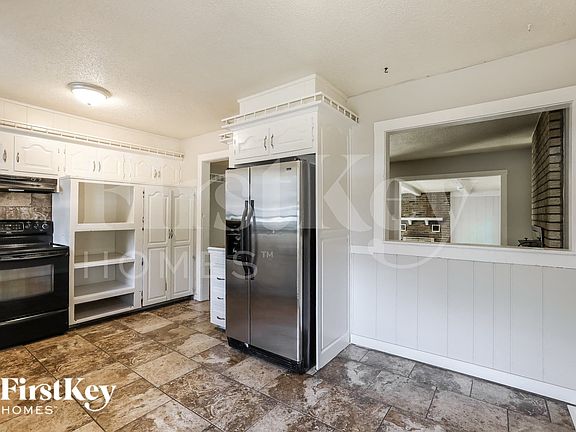 5th image of 3602 S Stayton Ave