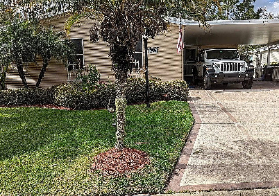 1st image of 225 Blue Heron Lake Cir