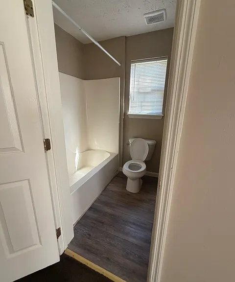 204 Christa Ln — Photo 12