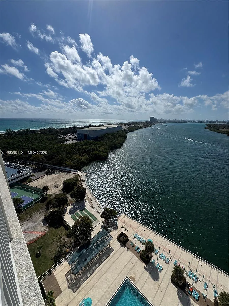 Building Photo - 300 Bayview Dr #1908