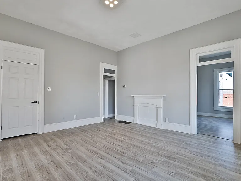 528 W High St — Photo 6