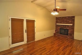 4th image of 610 Ferguson St