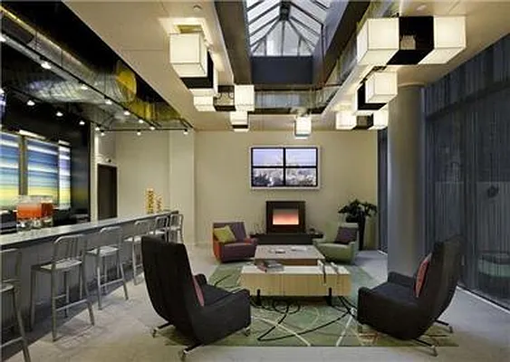 Sold by R New York | media 14