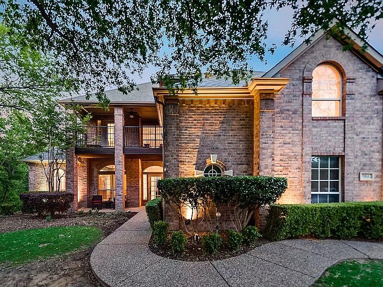 1st image of 504 Broad Leaf Ln
