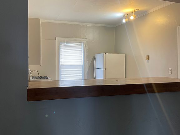 2nd image of 13 Buckingham St APT 5