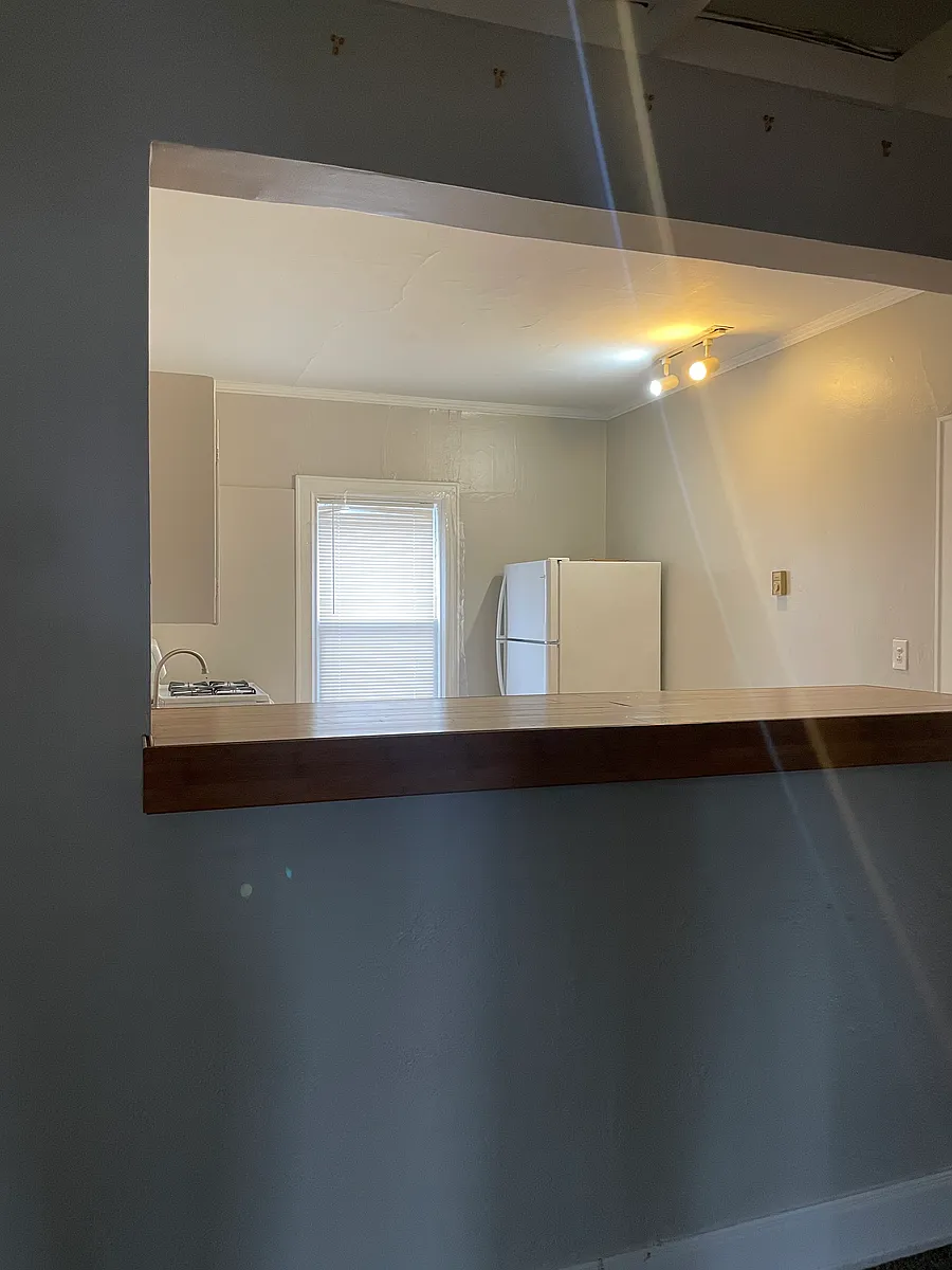 Building Photo - 13 Buckingham St #5