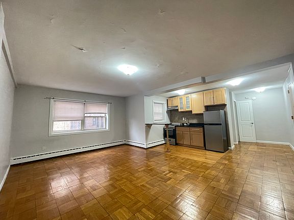 2nd image of 36 Duncan Ave #26E