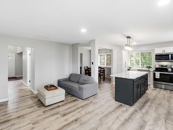 5th image of 4101 Turf Ln