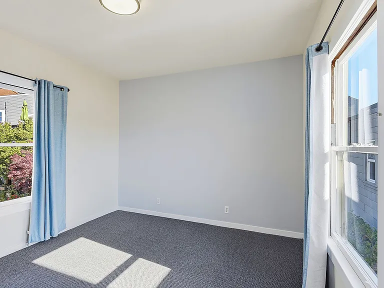 380 29th St #2 — Photo 18
