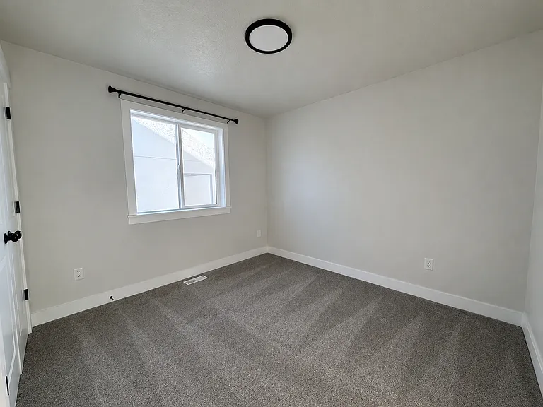 726 W 580 S — Photo 14