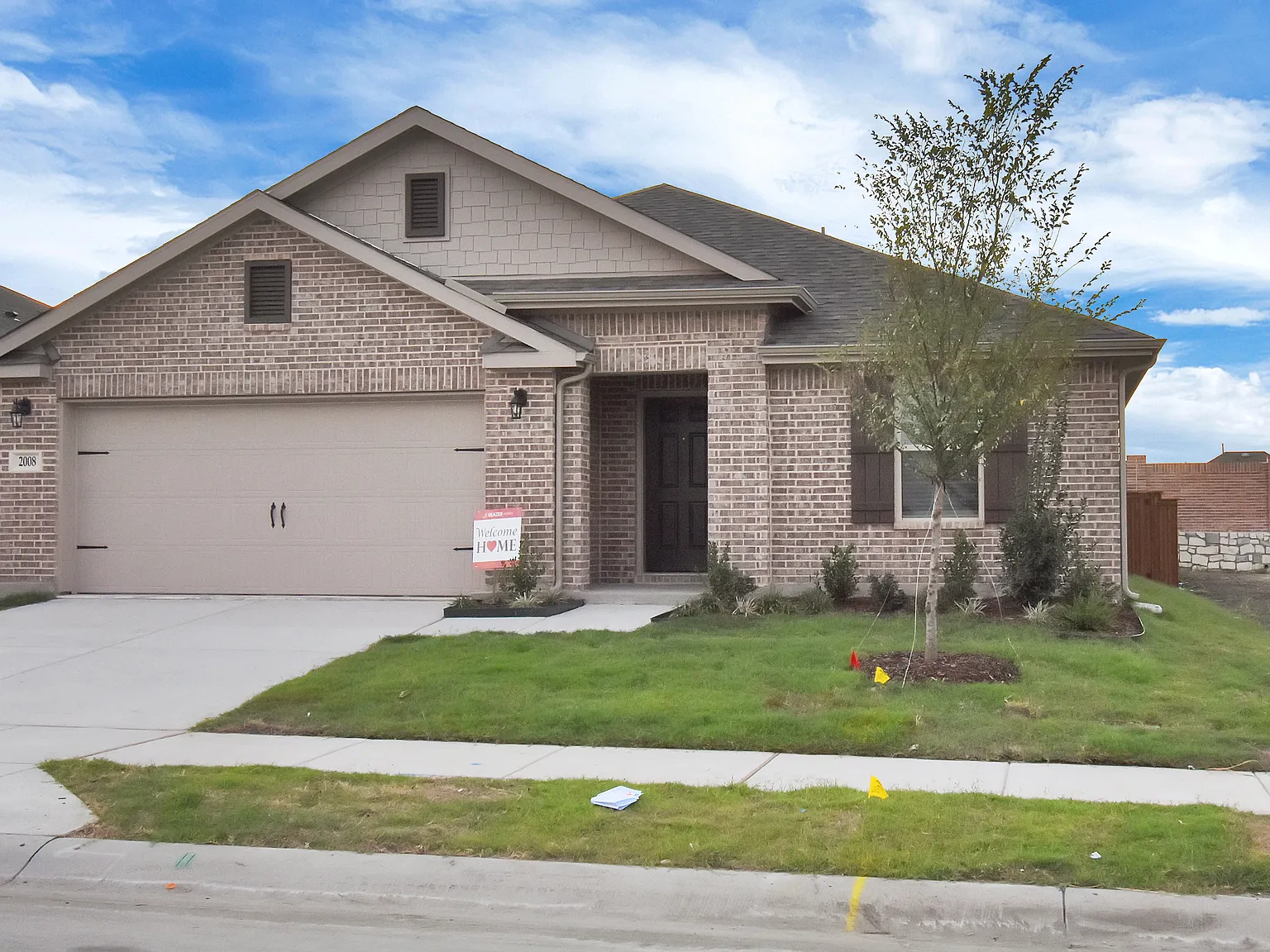 4 bed, 2076 sqft, $2,350 — Photo 2