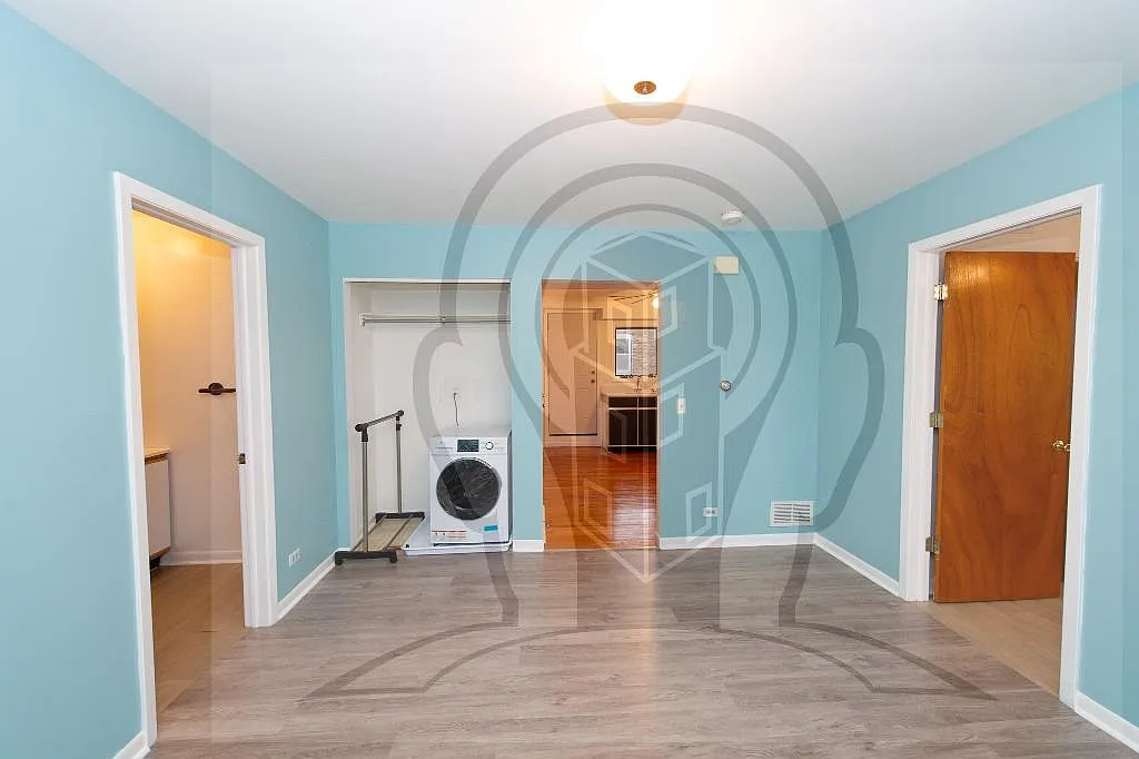 2 bed, 1.0 bath, 625 sqft, $1,700 — Photo 2
