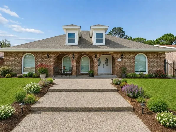 6916 Lake Willow Dr, New Orleans, LA 70126