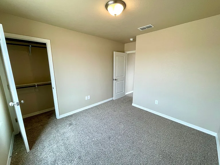 488 S Santa Rosalia — Photo 20