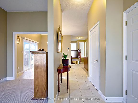 4th image of 7 Bridlewood Blvd
