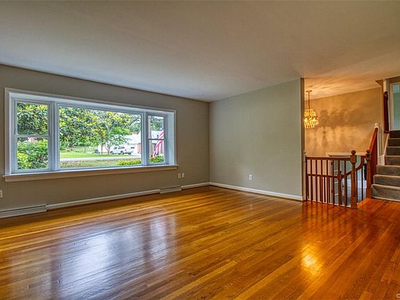 3rd image of 9700 Evansway Ln