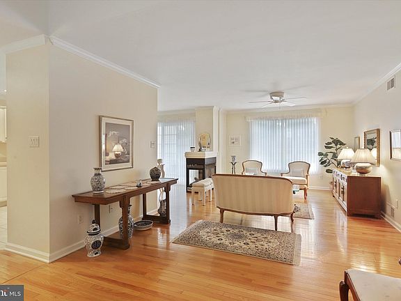 5th image of 3856 Farmstead Dr