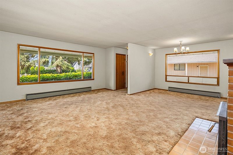 5th image of 6933 51st Avenue NE