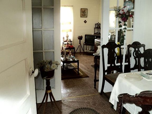 5th image of 2042 Harpertown Dr