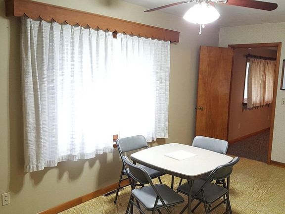 2nd image of 313 N Depot St
