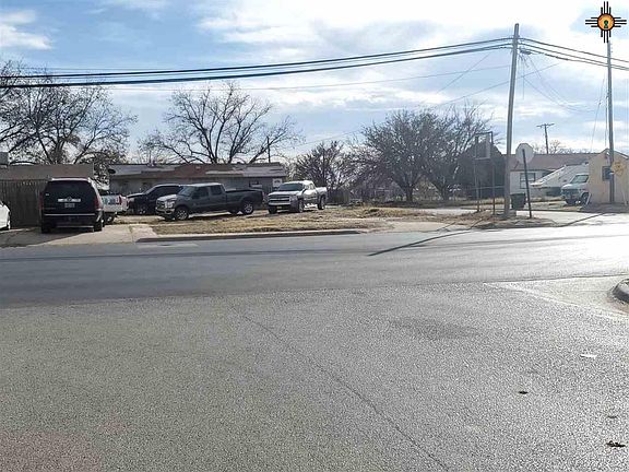 3rd image of 1829 W Texas St