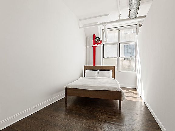 3rd image of 176 Johnson St APT 4G