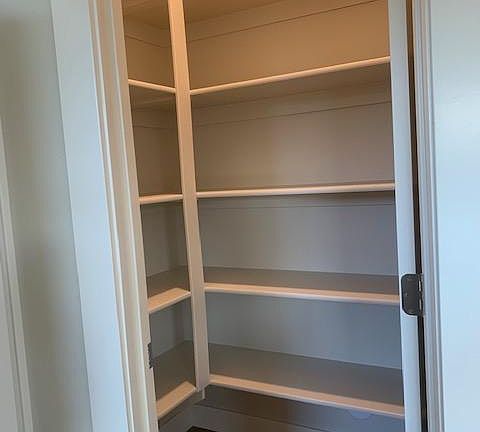 5th image of 592 E Goldline Dr #592
