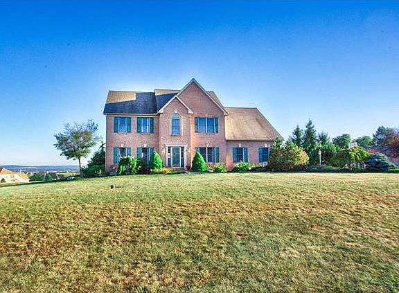 2nd image of 432 Saint James Ct