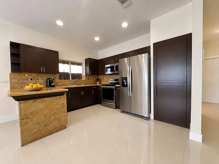 12716 SW 136th Ter — Photo 13