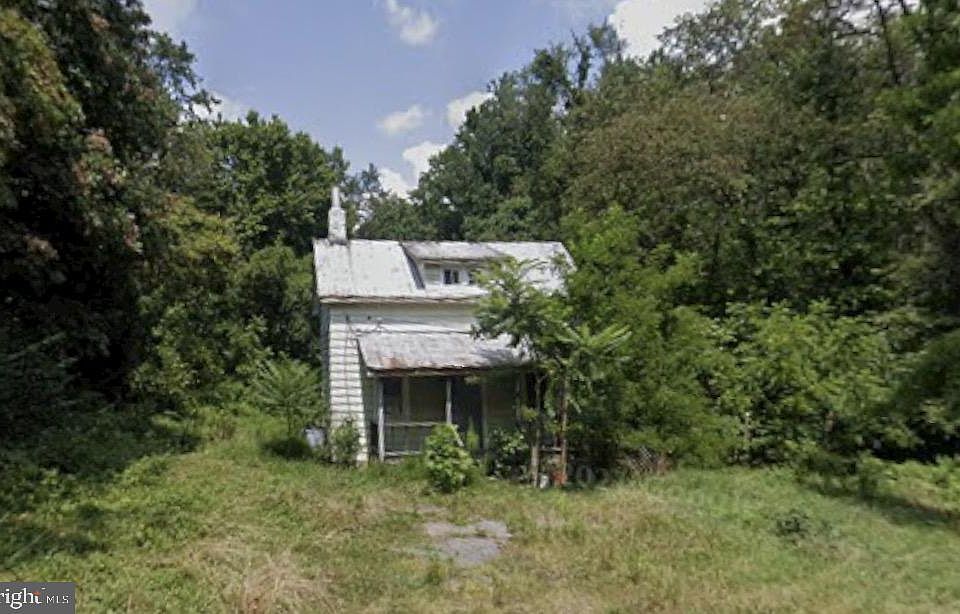 2nd image of 16301 W Old Baltimore Rd