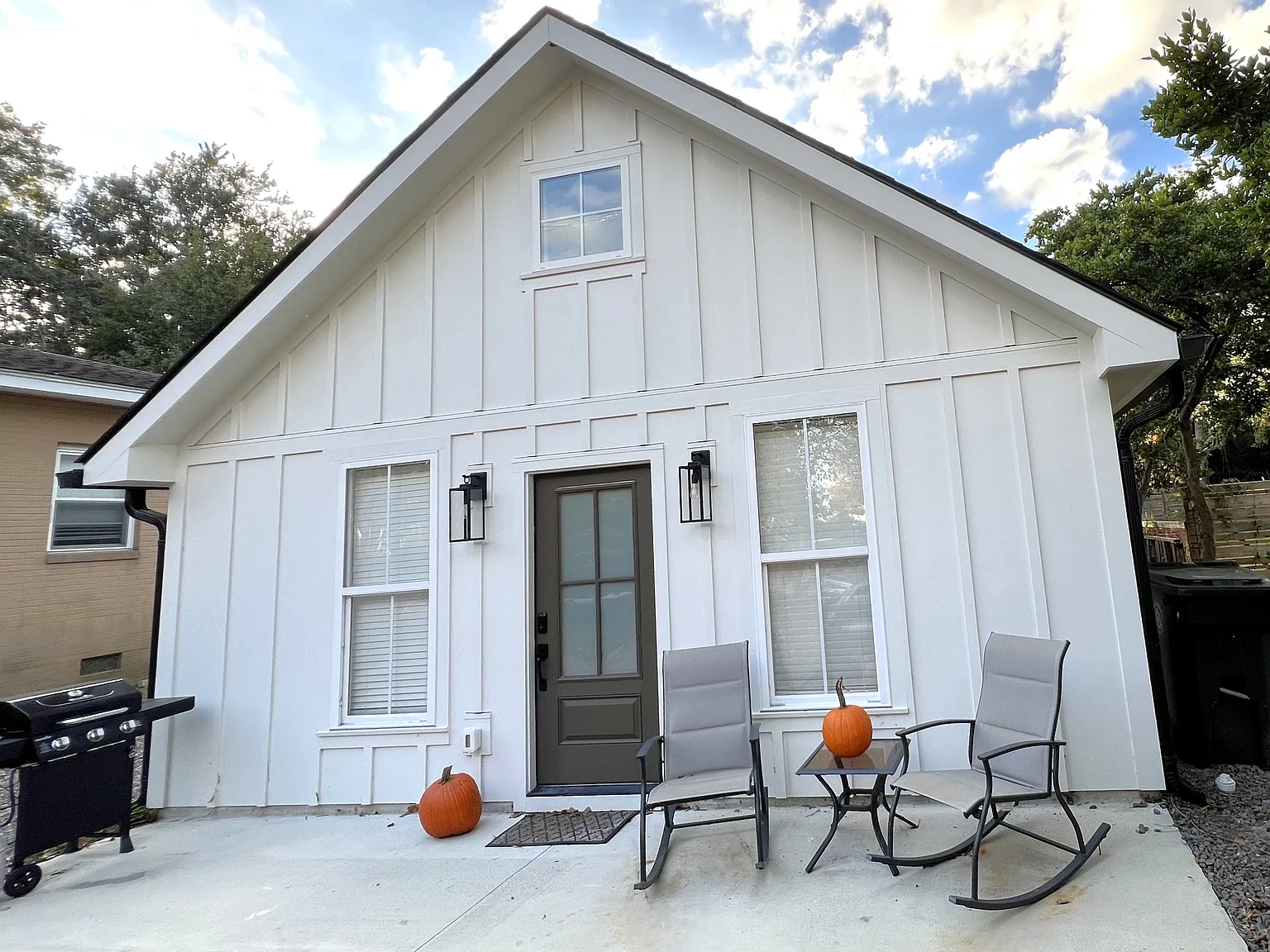 623 W Harrison Rd — Photo 3