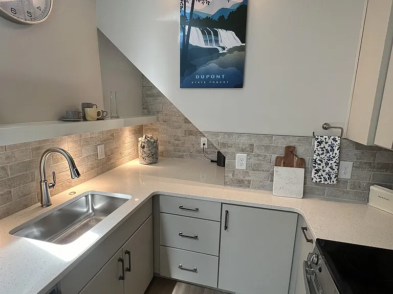 305 Bel Aire Dr — Photo 4