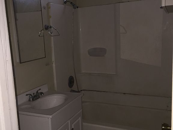 3rd image of 229 N Irena Ave