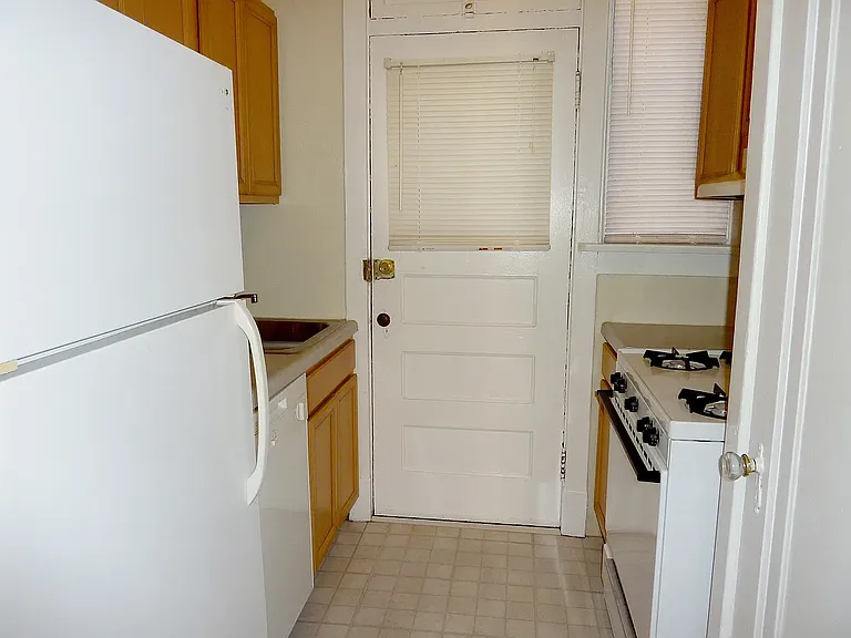 6324 Southwood Ave — Photo 11